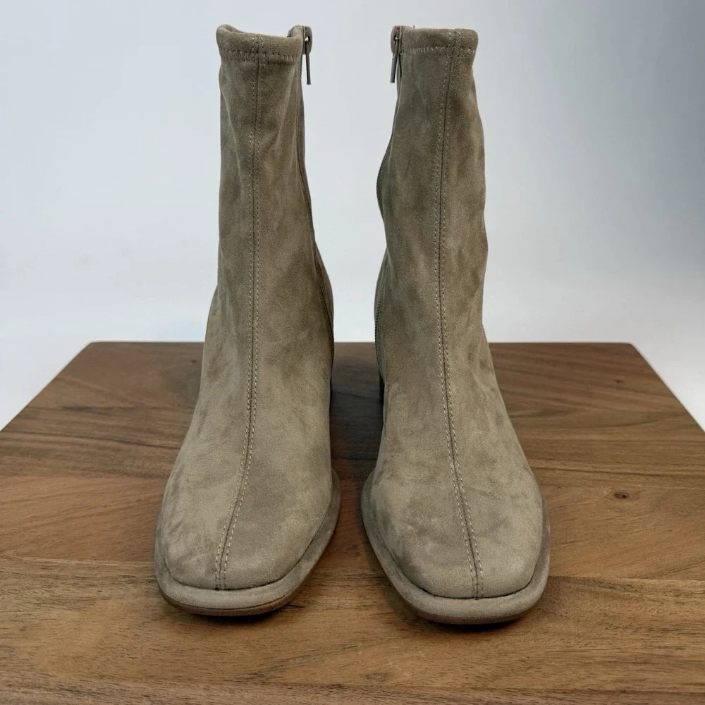 New NWOB Womens Steve Madden Pammy Taupe Brown Faux Suede Heeled Boots Size 6‎ M